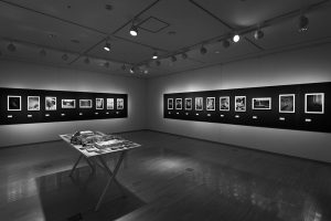 サテライト企画展｢大洲大作･写真の仕事――石の街｣会場風景 撮影＝大洲大作 (C)Daisaku Oozu